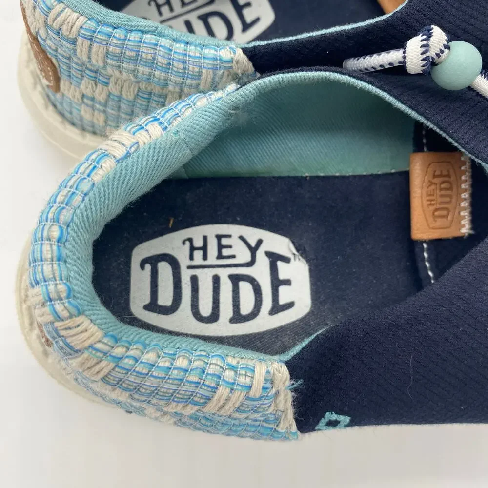 Hey Dude step out